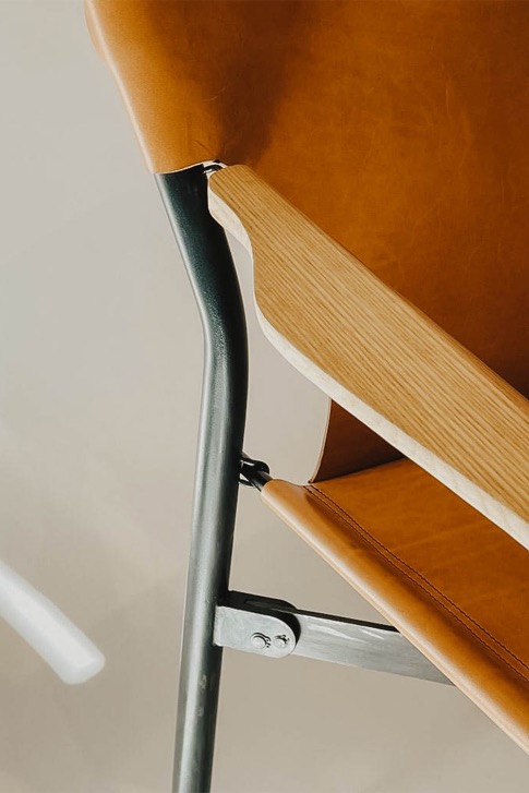 Fauteuil Galathée nomade en cuir naturel