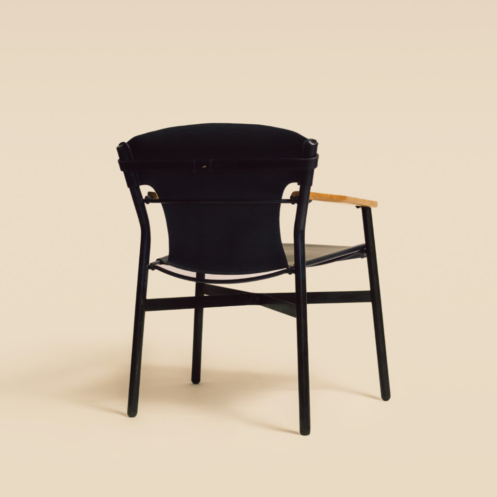 Fauteuil Galathée cuir Noir accoudoirs noyer